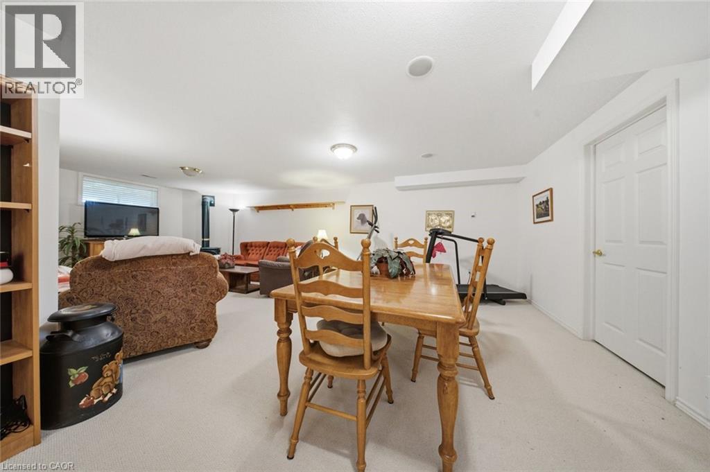 #12 74 WILSON Avenue - 23