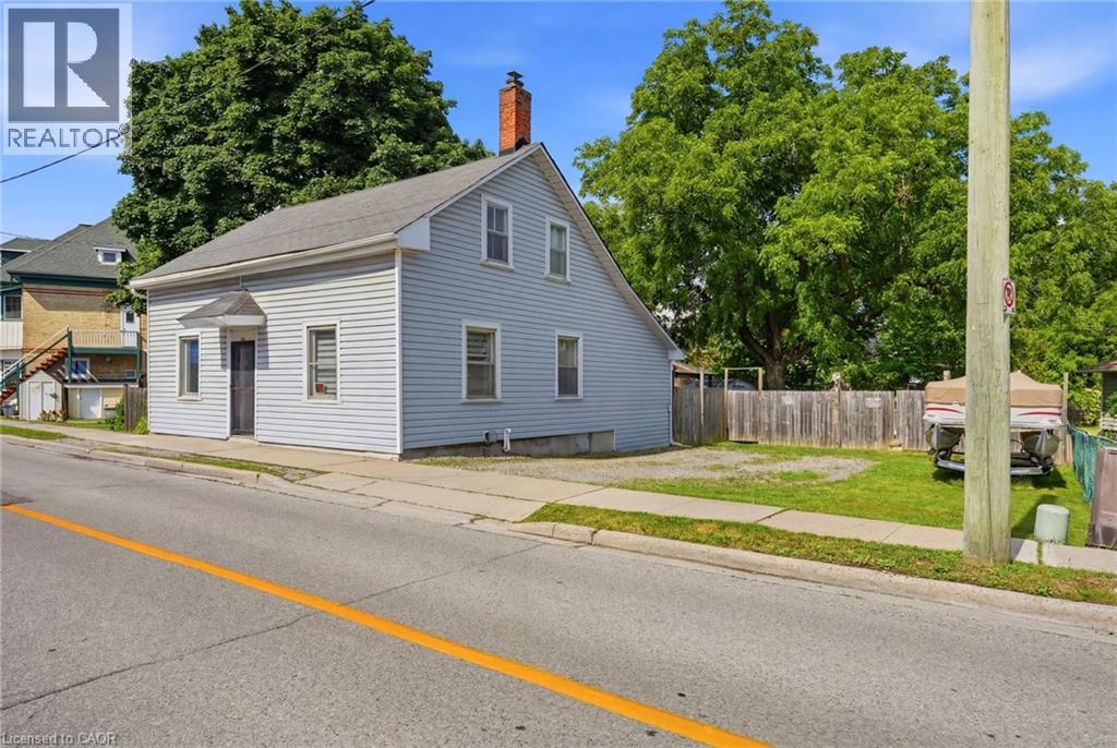 788 LAUREL Street - 1