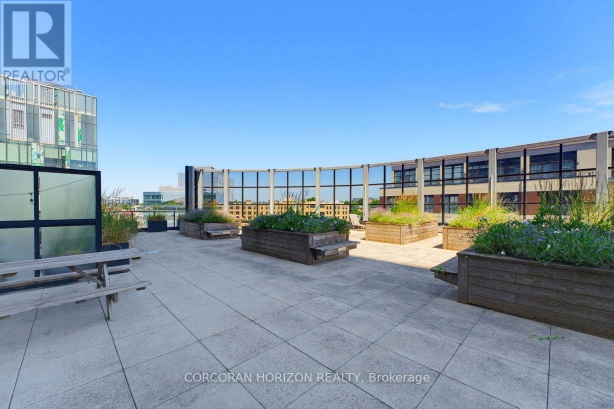#1903 1 VICTORIA STREET S - 32