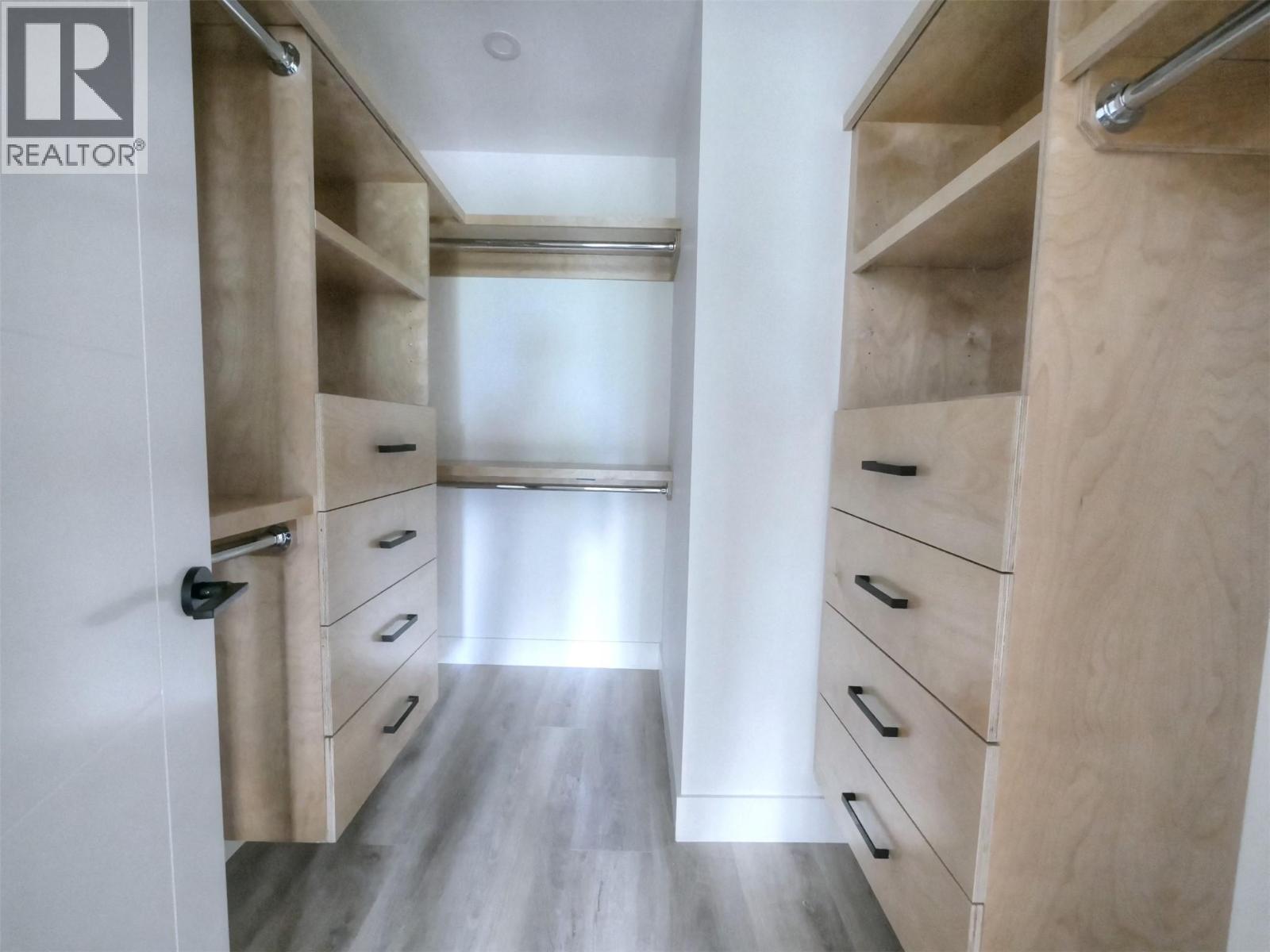 #3 88 Nelson Avenue S - 7