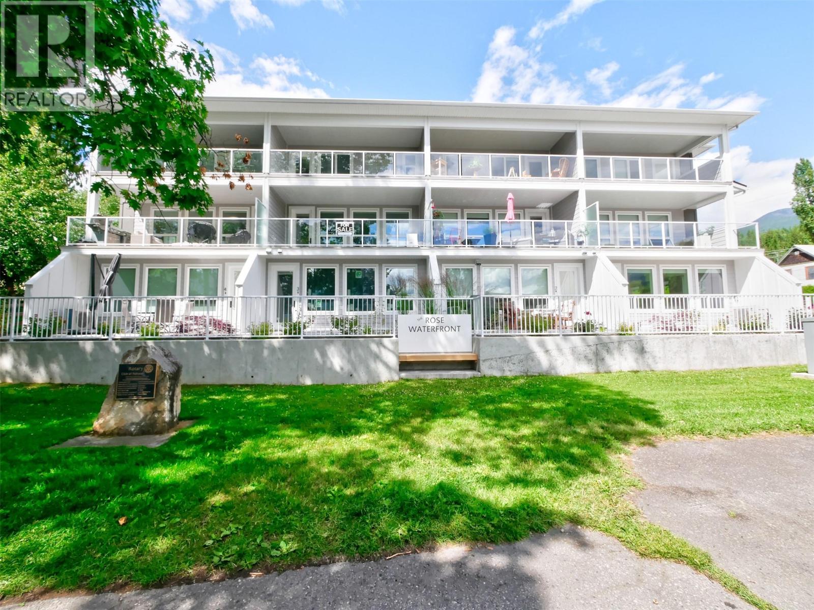 #3 88 Nelson Avenue S - 1
