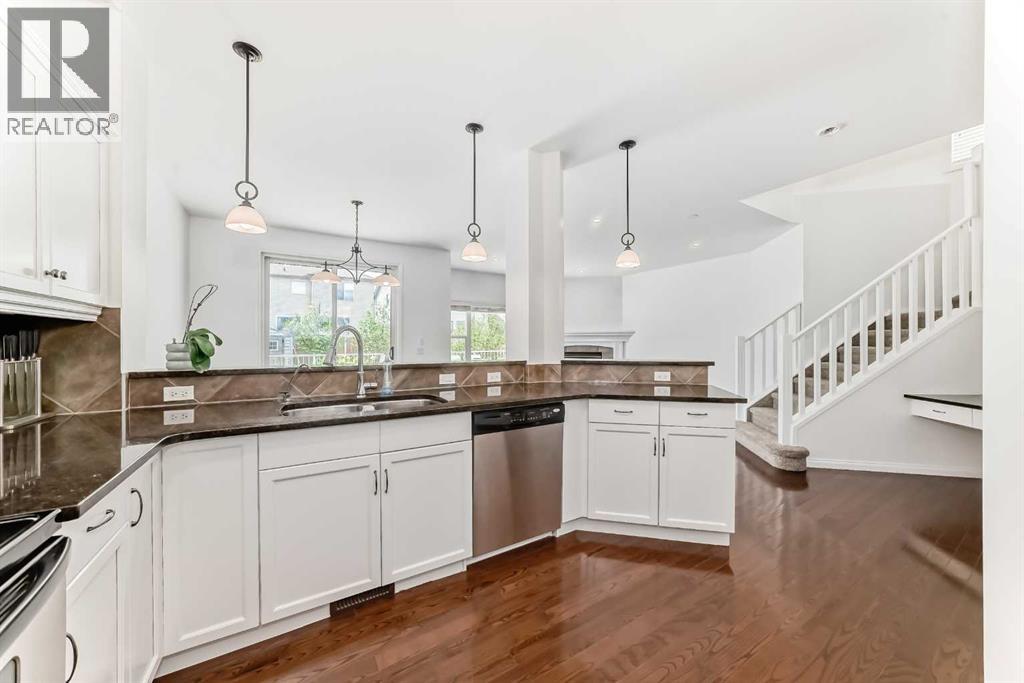 27 Aspen Hills Close SW - 4