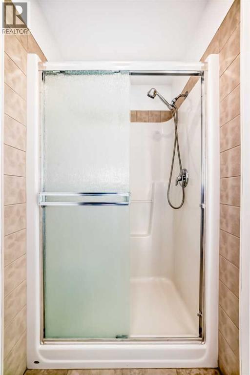 27 Aspen Hills Close SW - 15