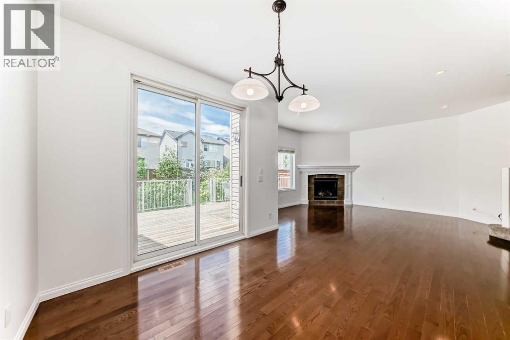 27 Aspen Hills Close SW - 9