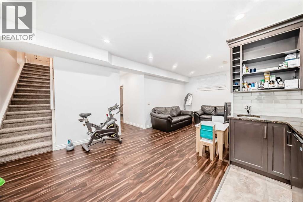 27 Aspen Hills Close SW - 24
