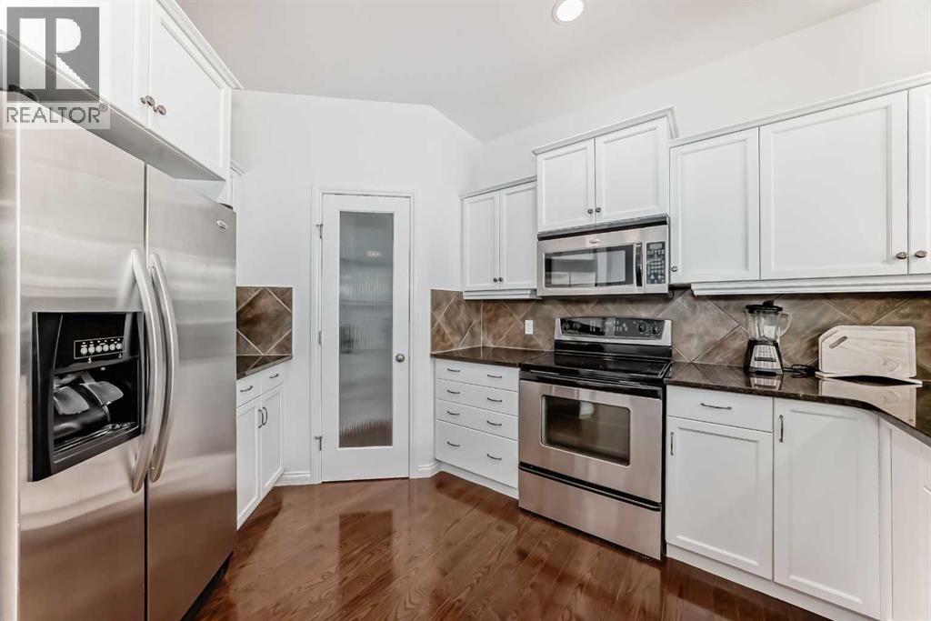 27 Aspen Hills Close SW - 3