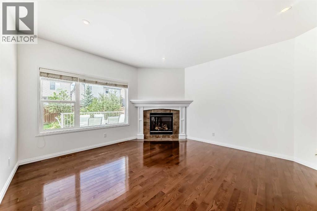 27 Aspen Hills Close SW - 6