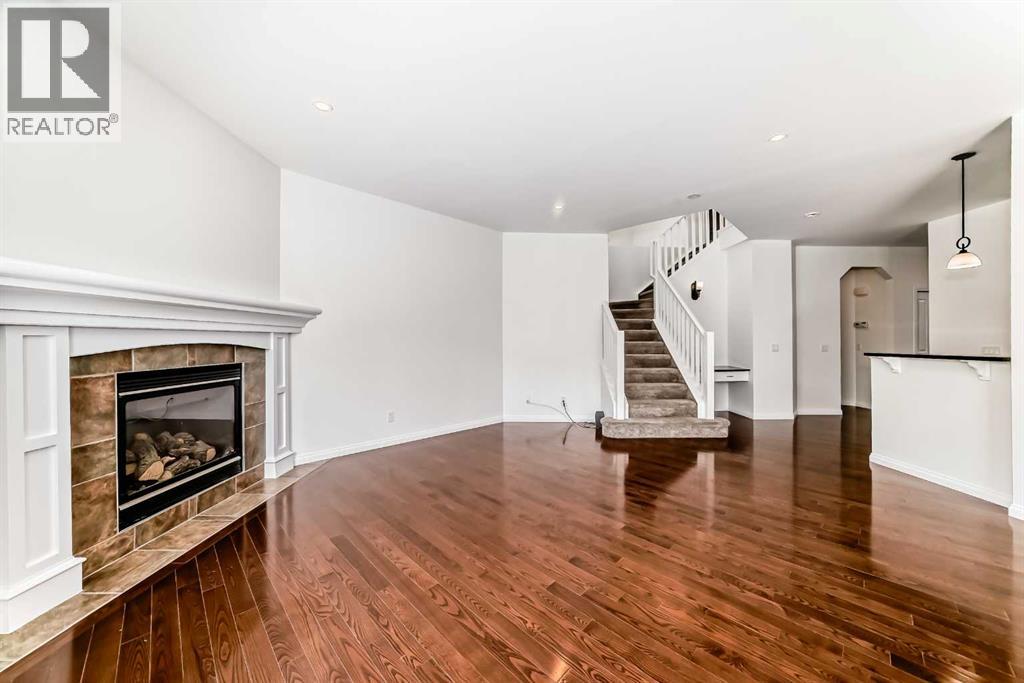 27 Aspen Hills Close SW - 7