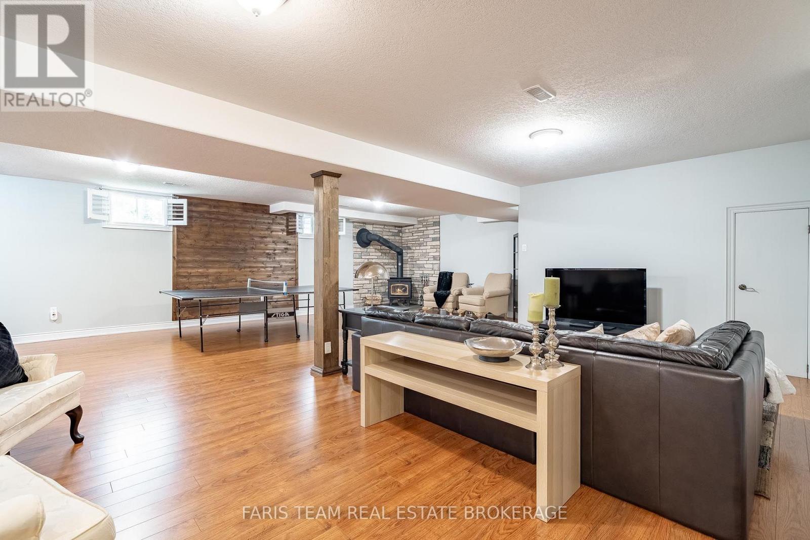 2 HARRY PARKER PLACE - 27