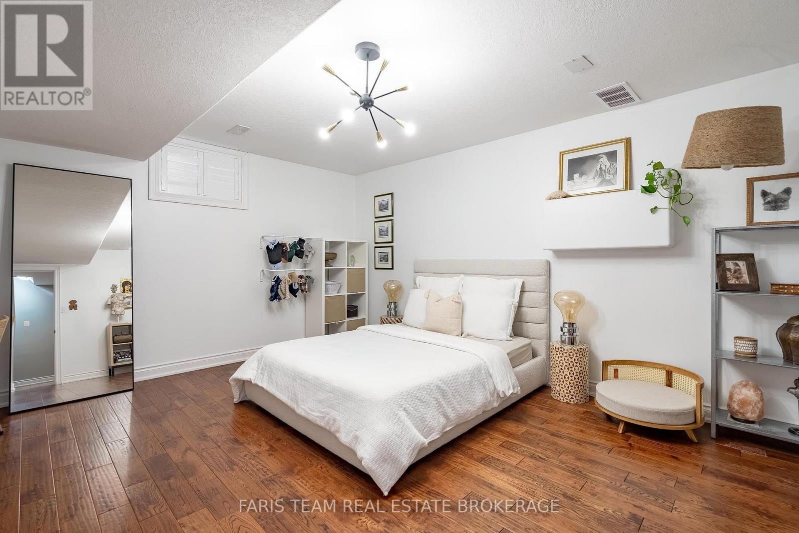 2 HARRY PARKER PLACE - 35