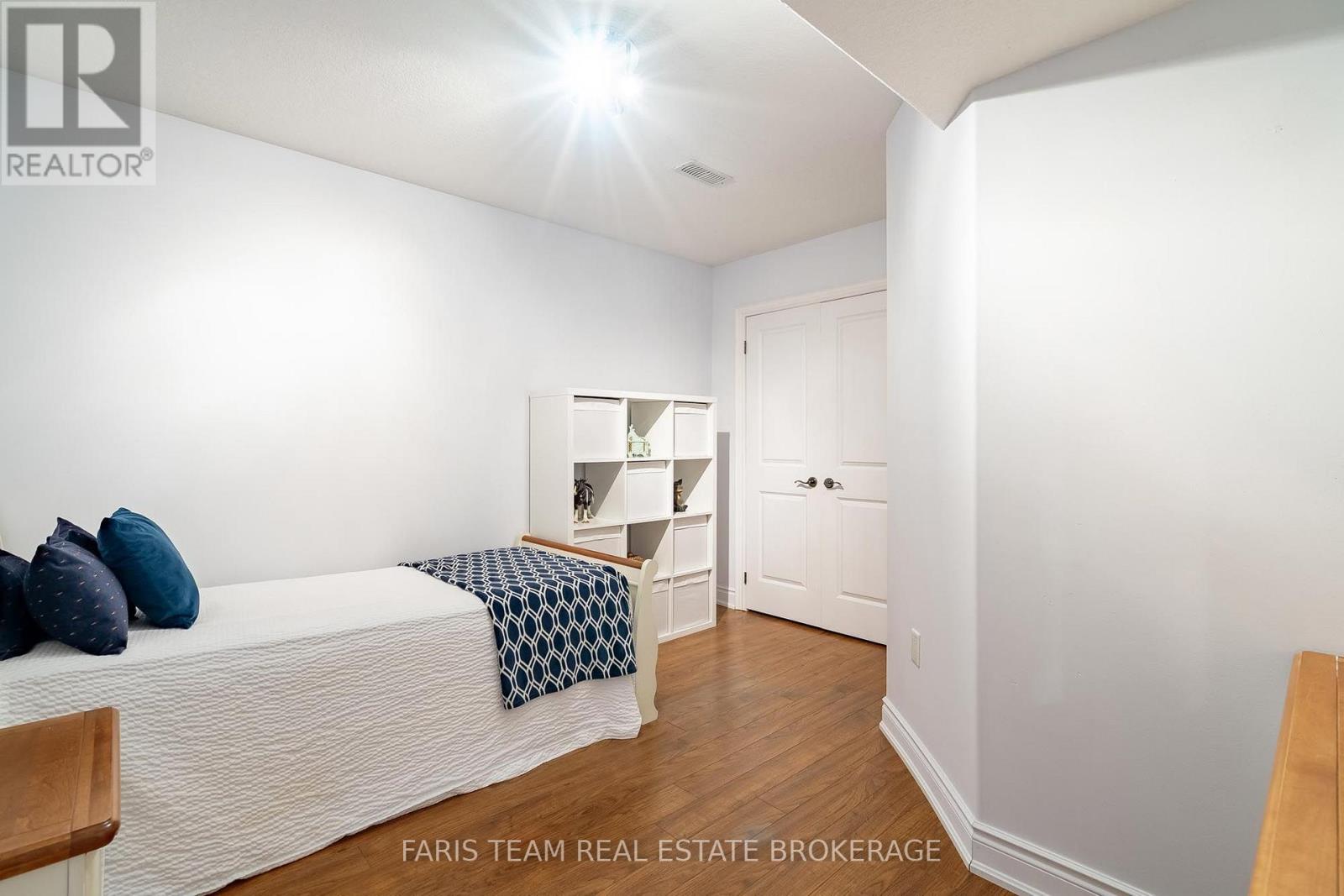 2 HARRY PARKER PLACE - 31