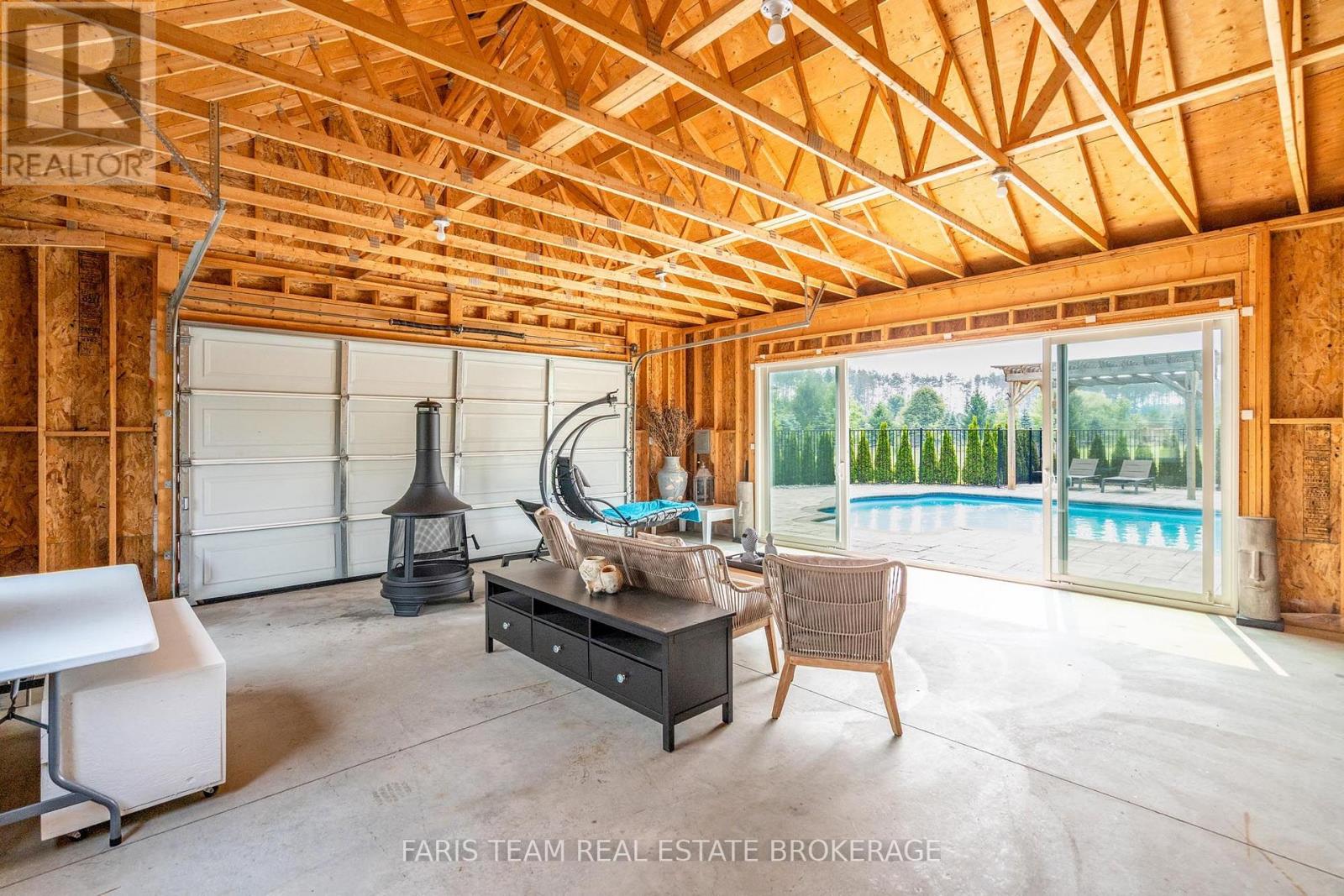 2 HARRY PARKER PLACE - 42