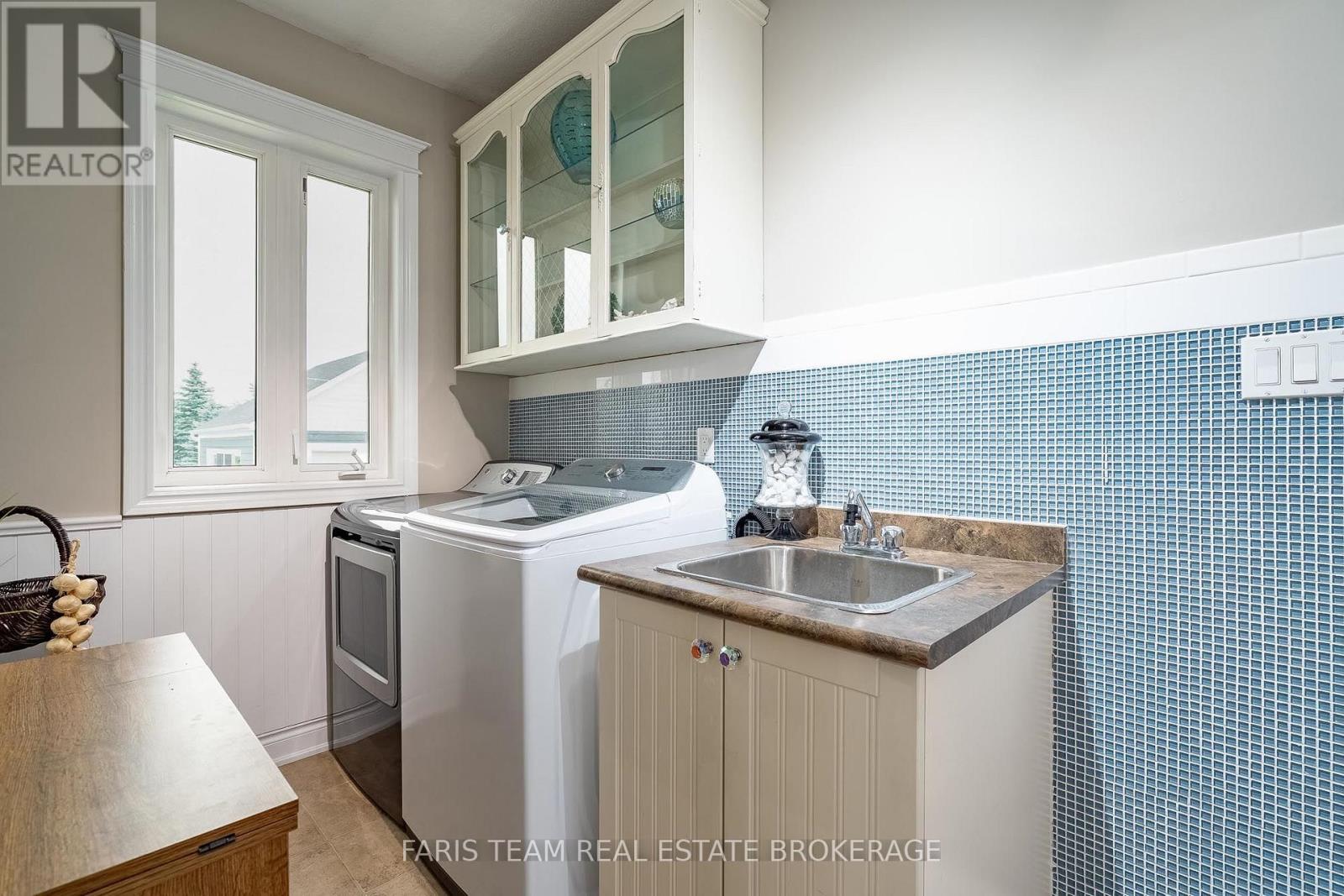 2 HARRY PARKER PLACE - 25