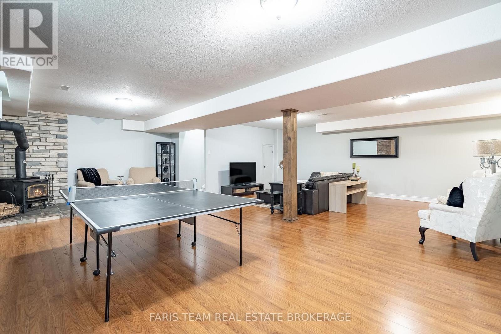 2 HARRY PARKER PLACE - 26