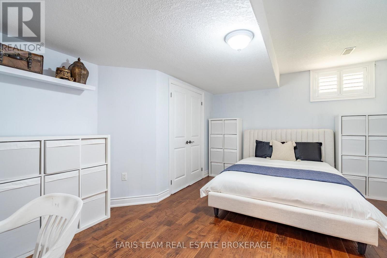 2 HARRY PARKER PLACE - 33