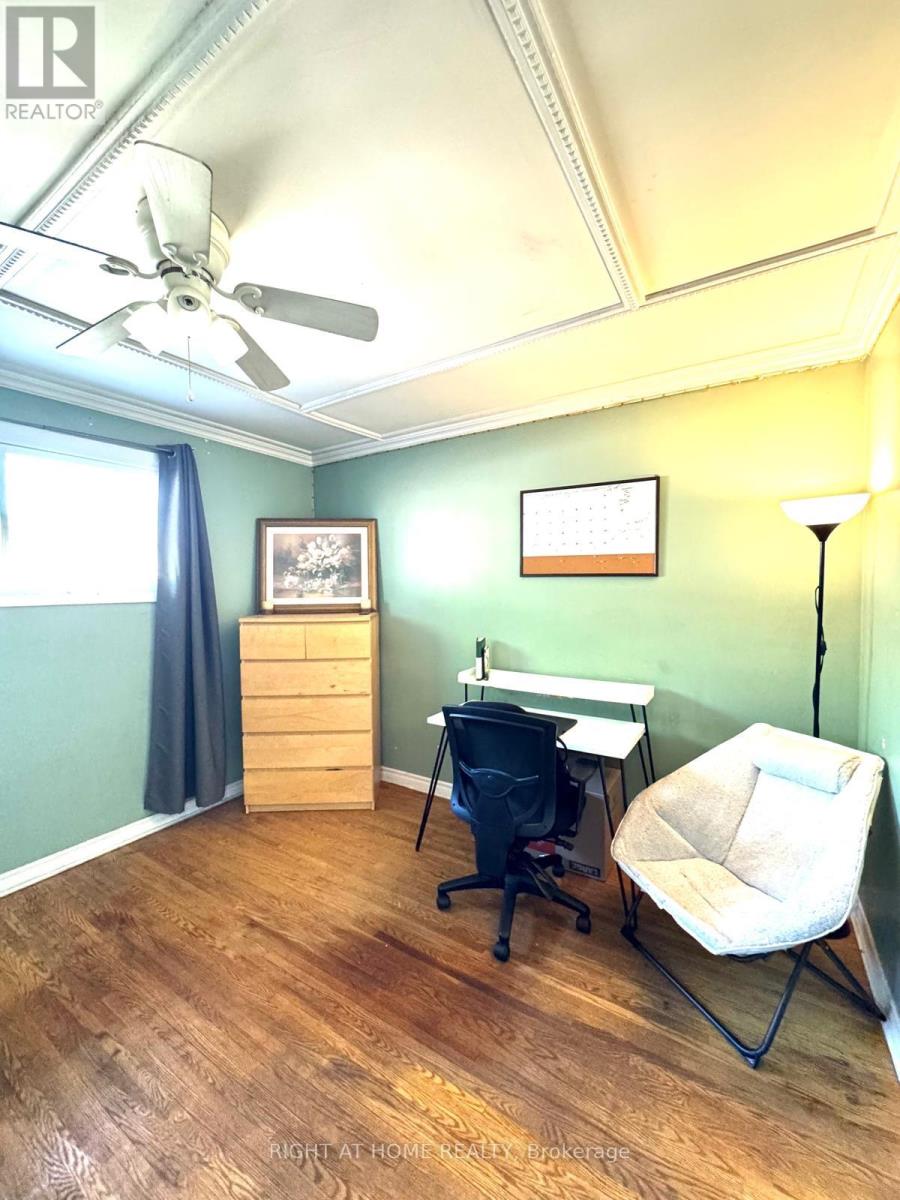 816 DUNN AVENUE N - 16