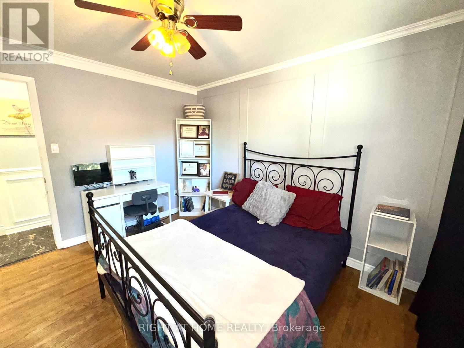 816 DUNN AVENUE N - 13