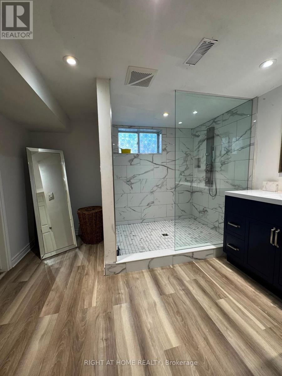 816 DUNN AVENUE N - 24