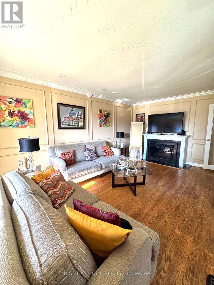 816 DUNN AVENUE N - 4