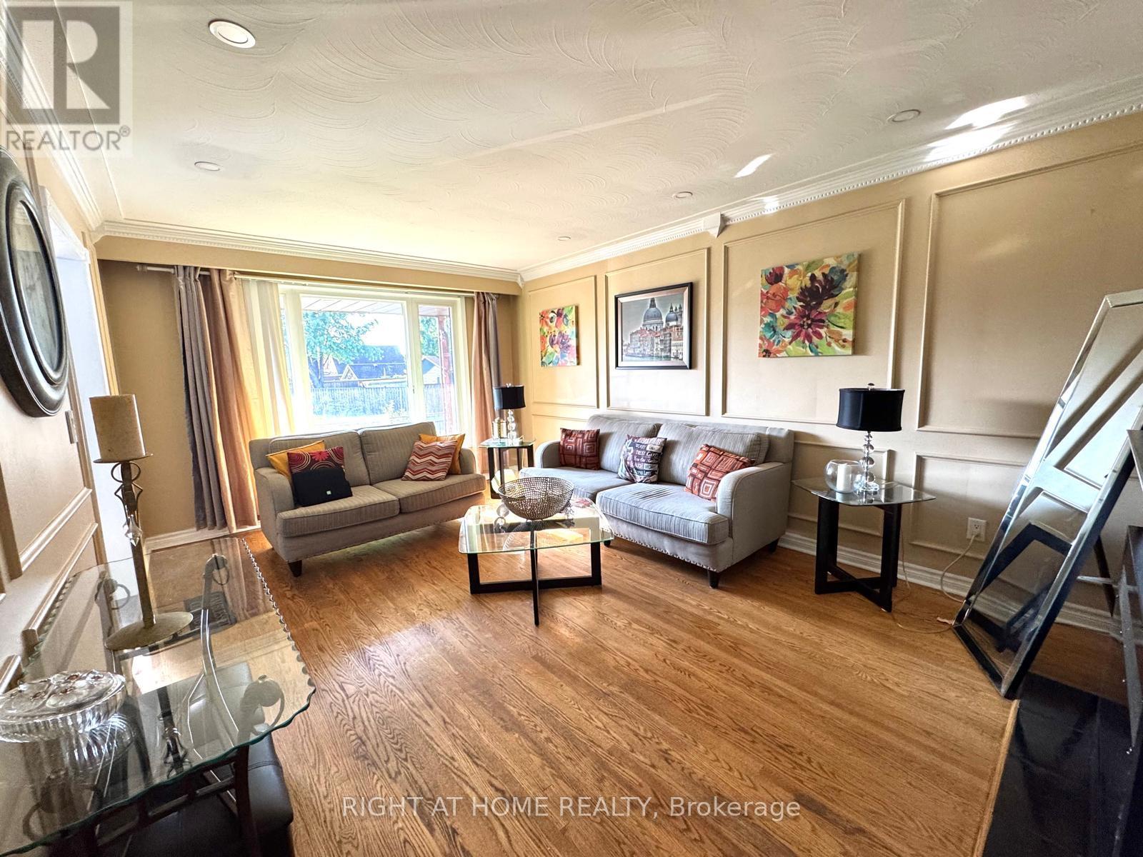 816 DUNN AVENUE N - 5