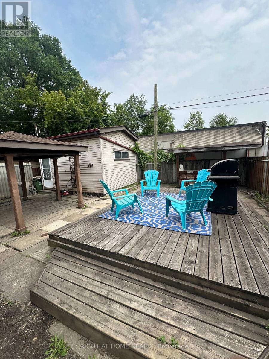 816 DUNN AVENUE N - 31