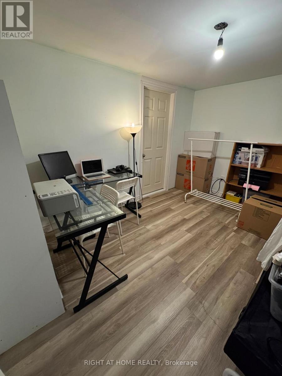 816 DUNN AVENUE N - 22