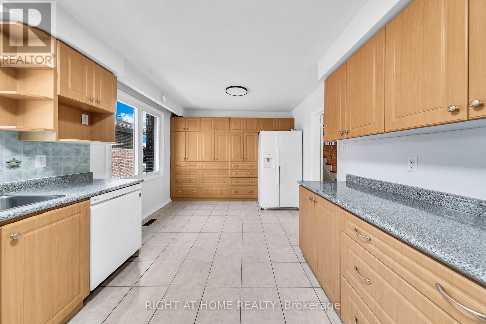 88 PECKHAM AVENUE - Image 8