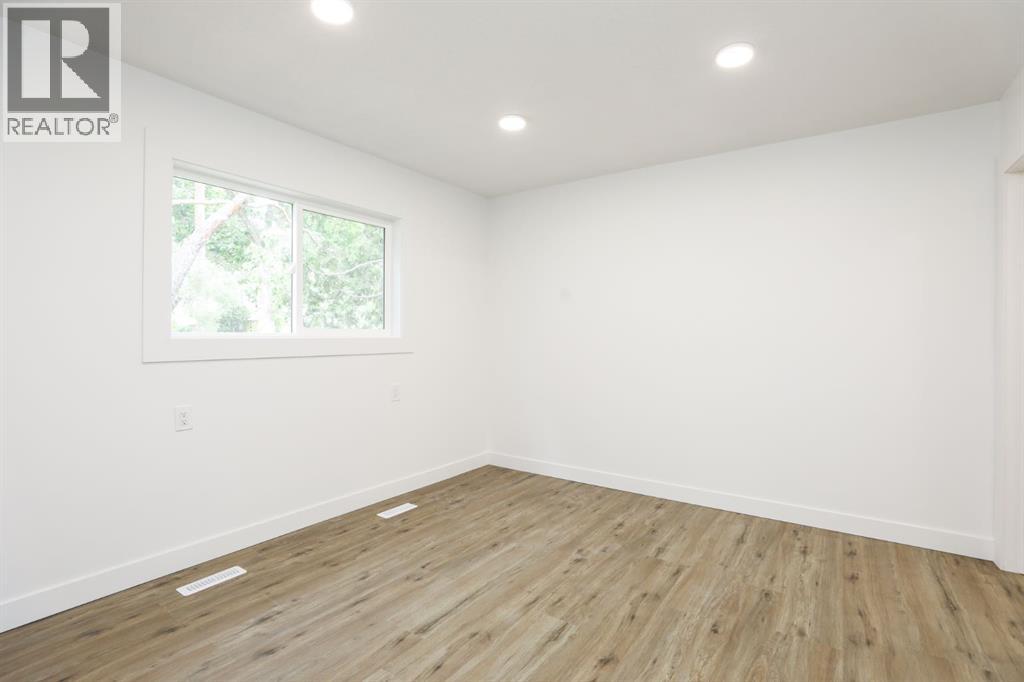 819 5 Street S - 11