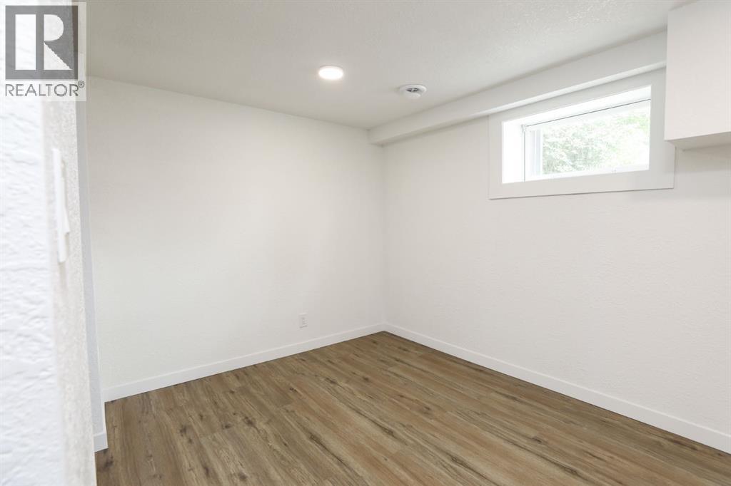 819 5 Street S - 22