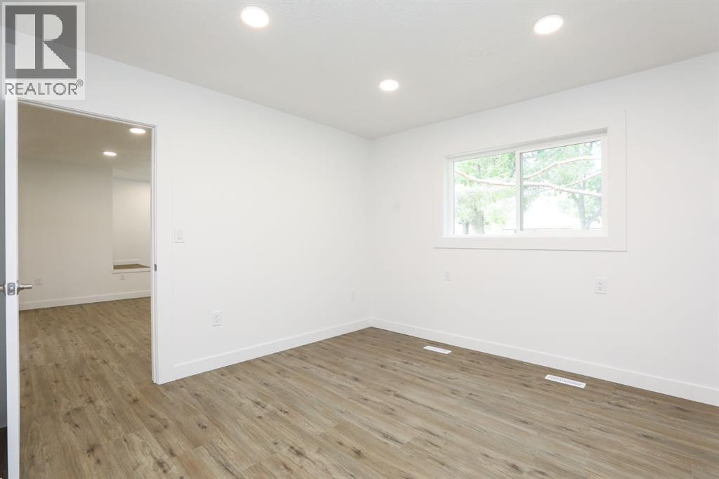 819 5 Street S - 16
