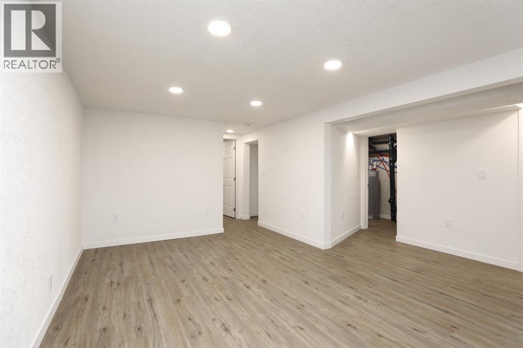 819 5 Street S - 17