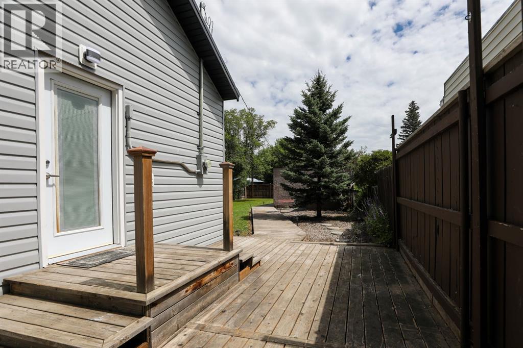 819 5 Street S - 28