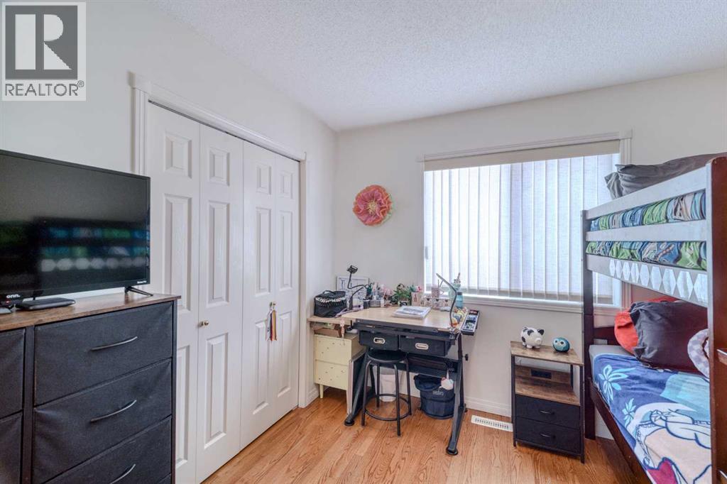 239 Arbour Wood Close NW - 21