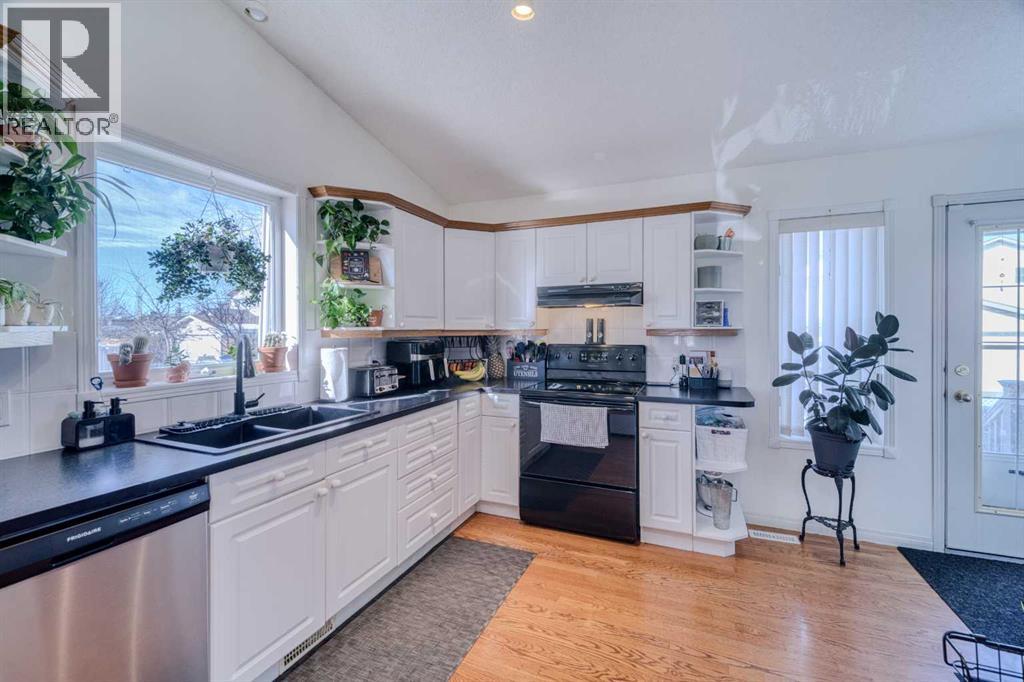 239 Arbour Wood Close NW - 12