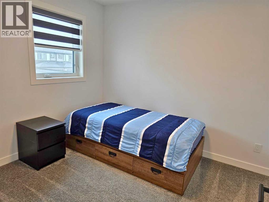 22 Earl Close - 19