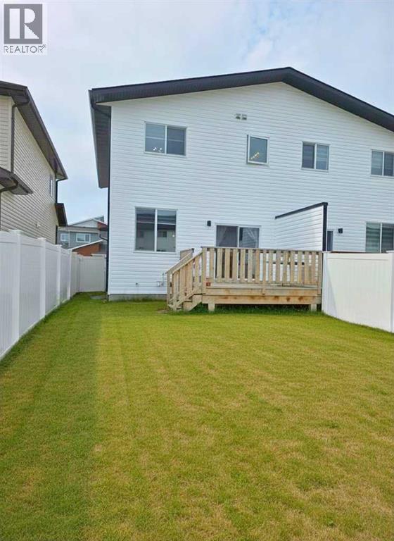 22 Earl Close - 23