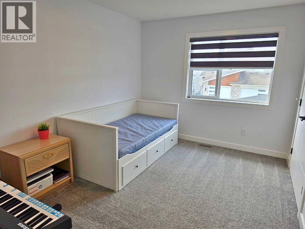 22 Earl Close - 18