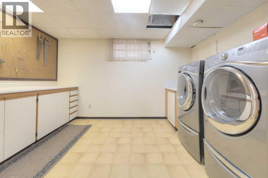31 Rosery Drive NW - 32