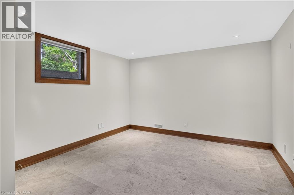 90 OAKLANDS PARK Court - Image 35