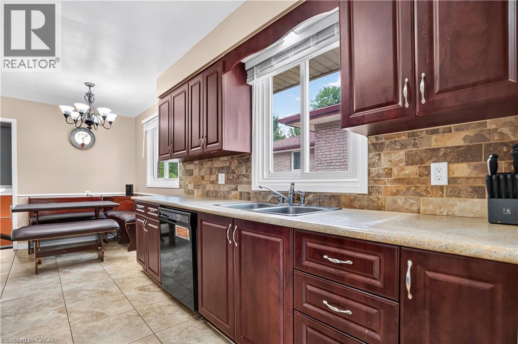 234 THUNDERBIRD Drive - 4