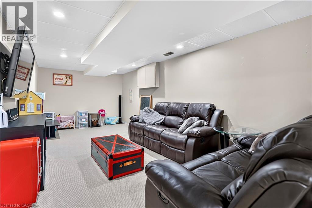 234 THUNDERBIRD Drive - 27
