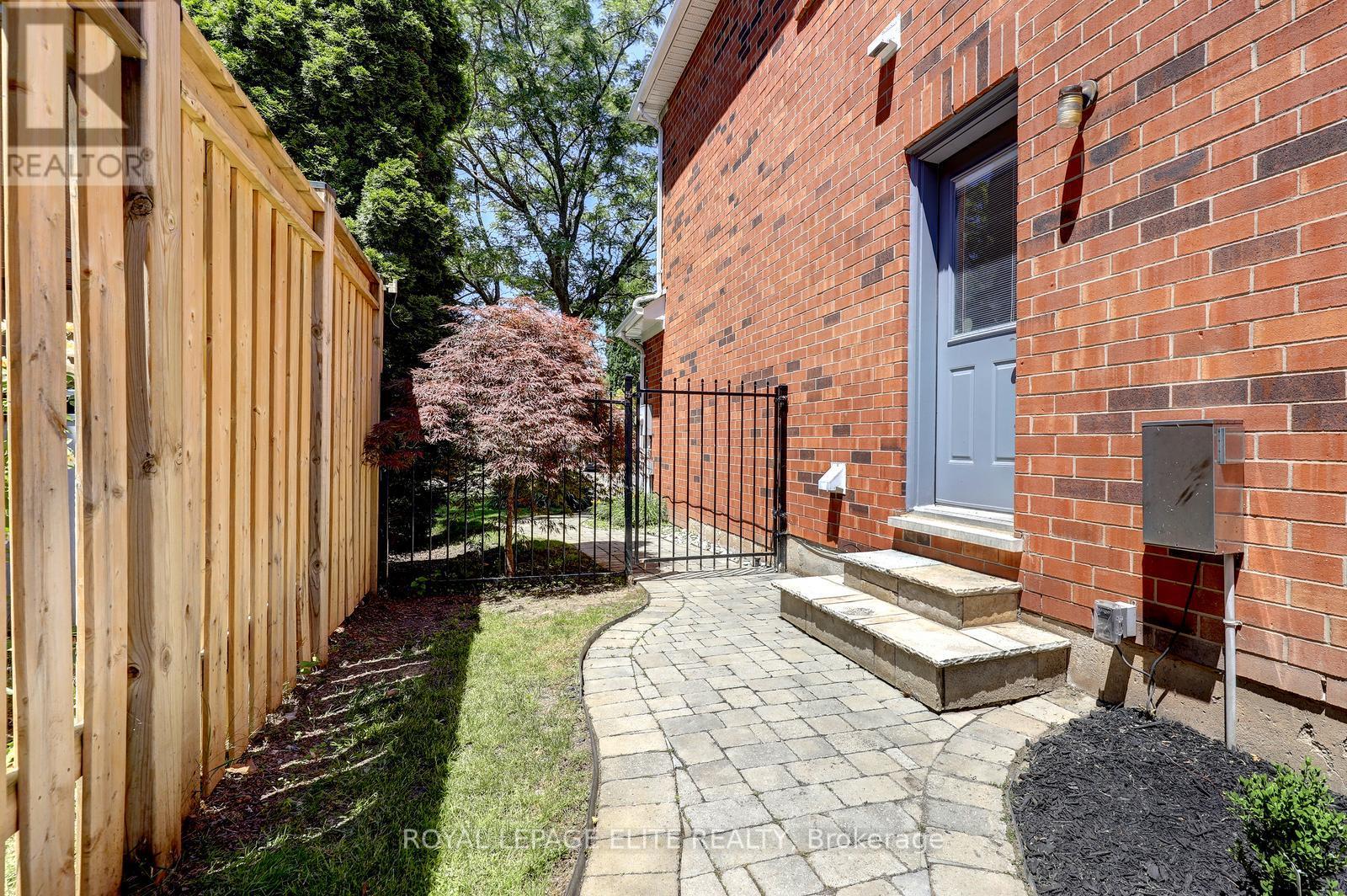 1019 SKYVALLEY CRESCENT - 44