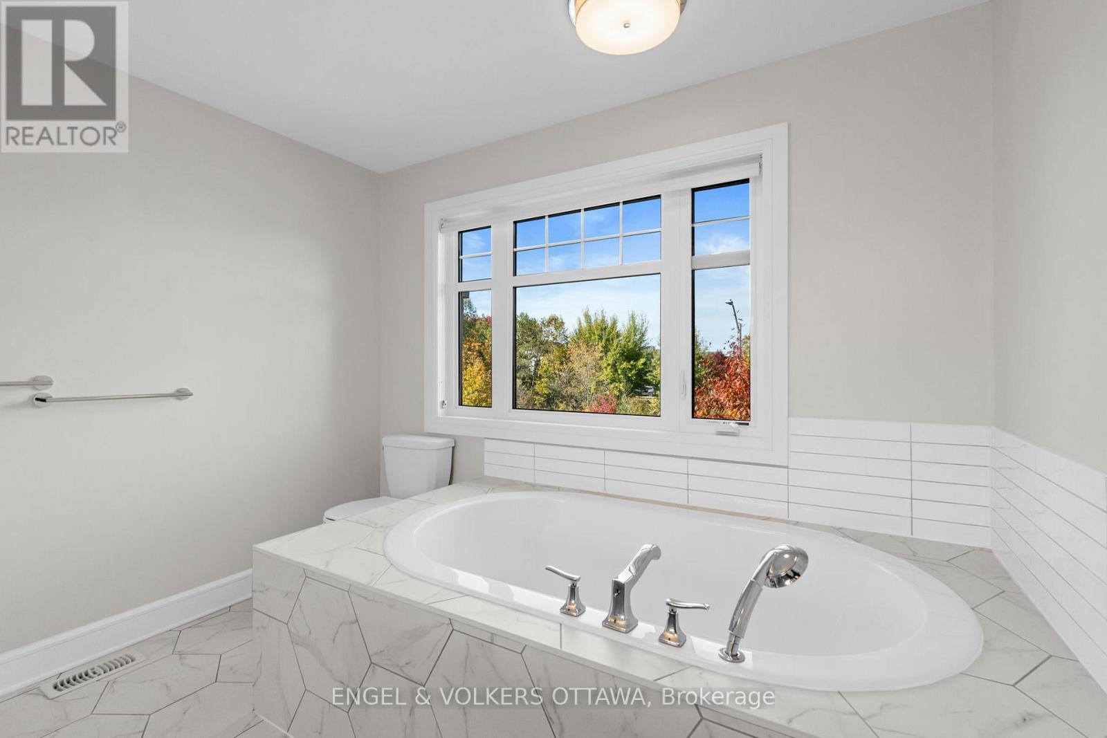 122 HELEN RAPP WAY - 26