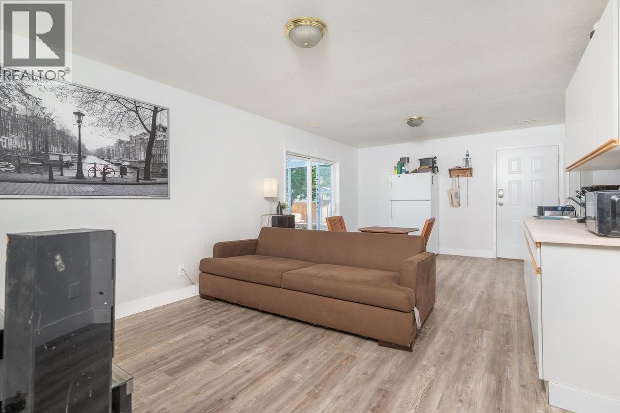 1805 47 Avenue - 19