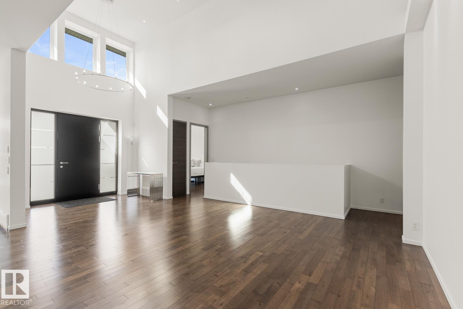7548 110 AV NW - 11