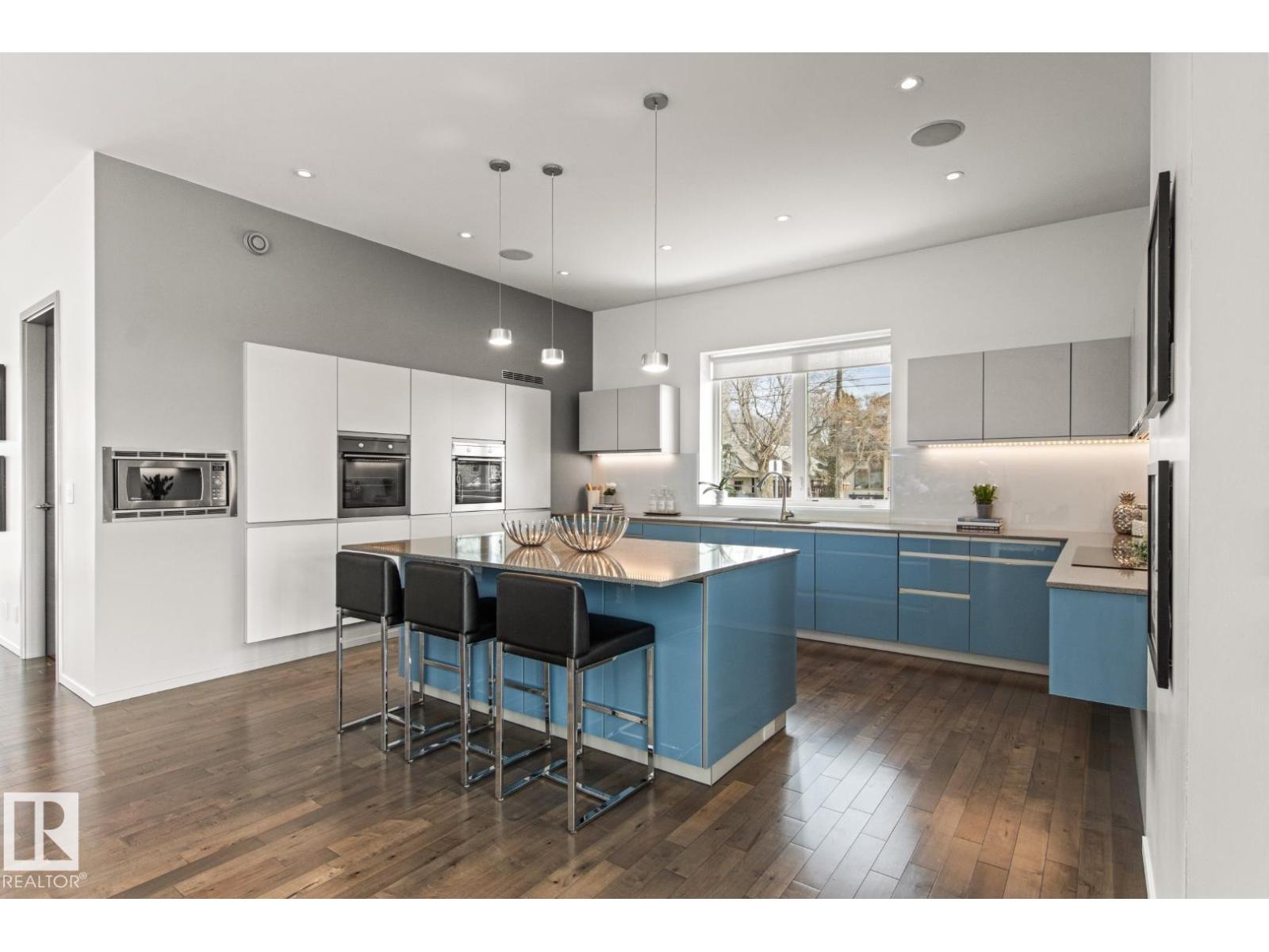 7548 110 AV NW - 25