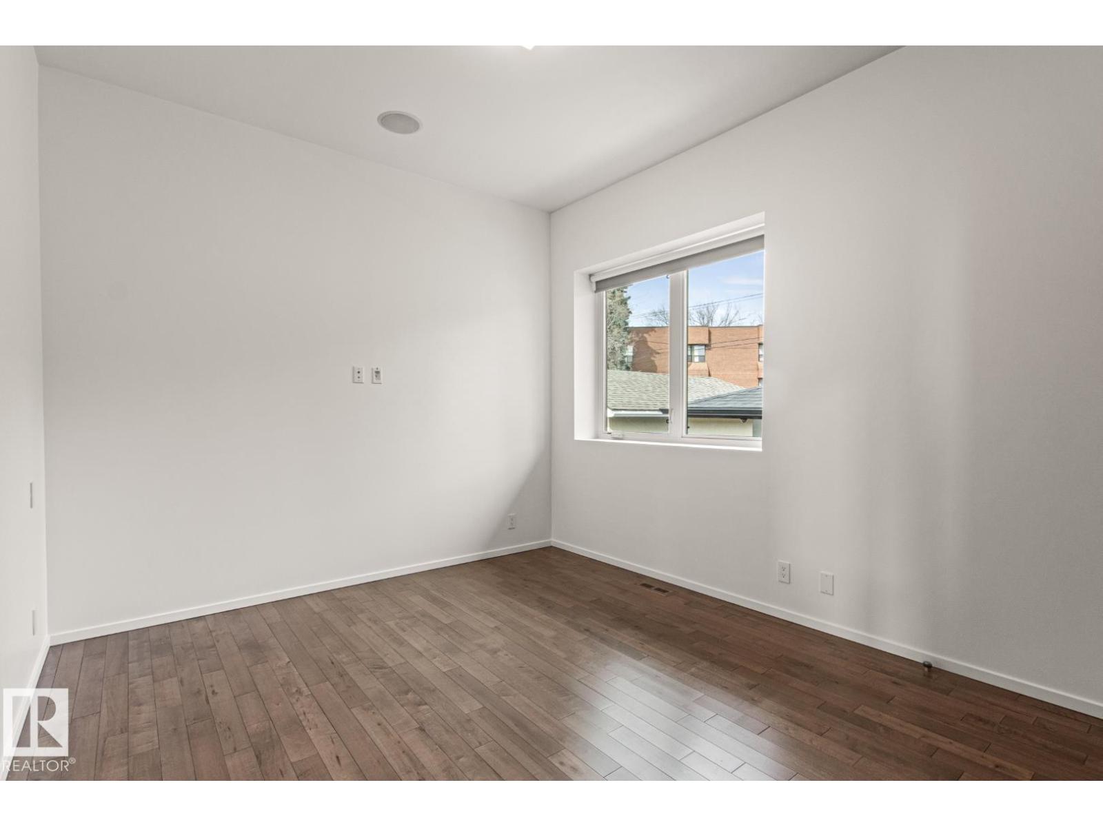 7548 110 AV NW - 48