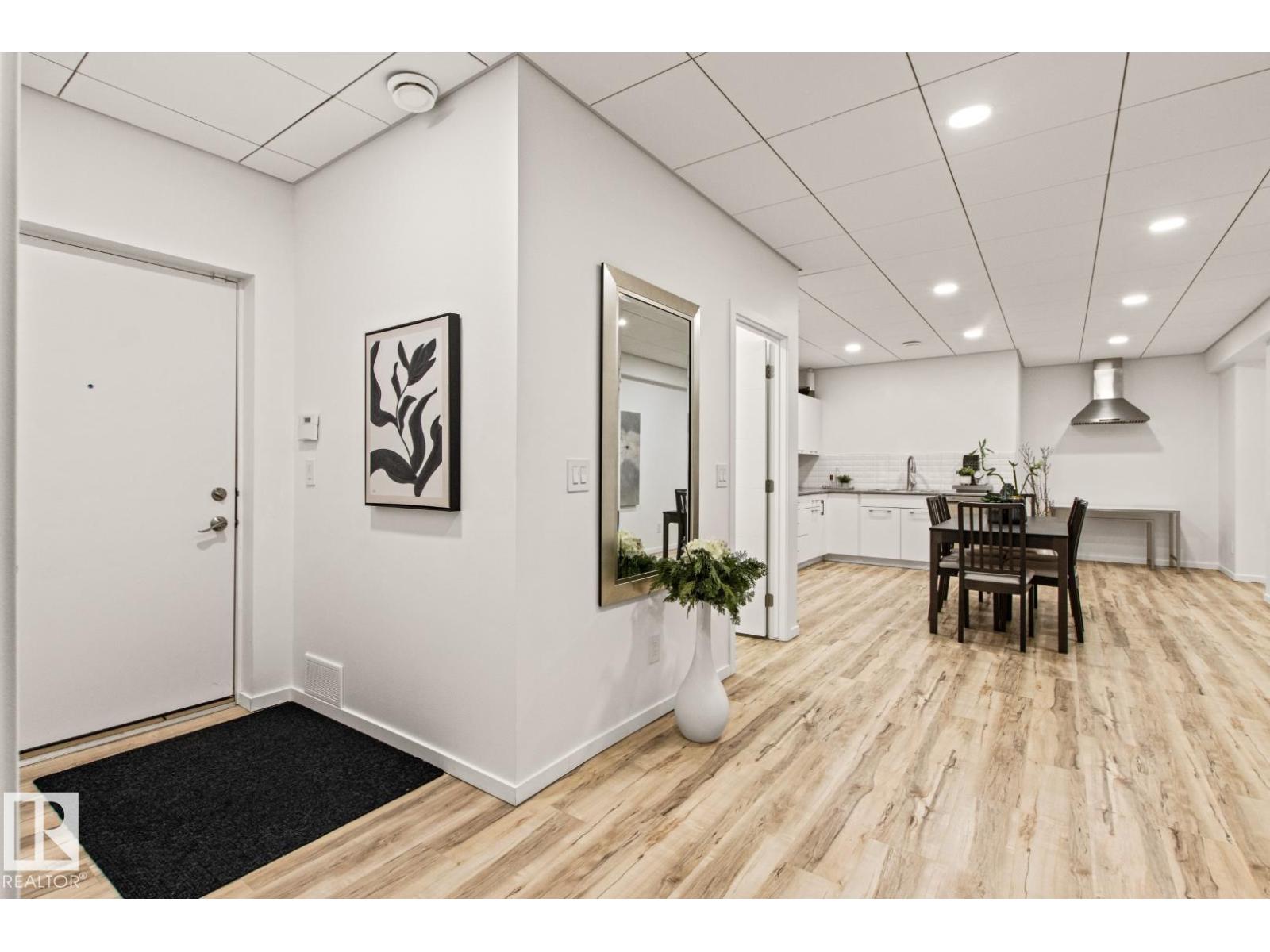 7548 110 AV NW - 52