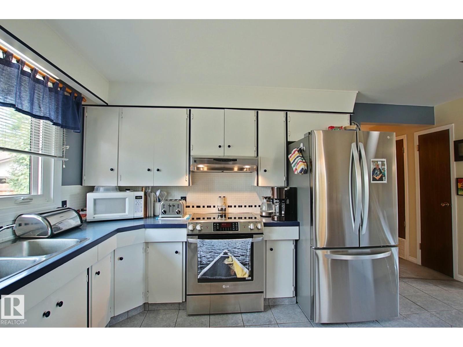 3536 104 ST NW - 21