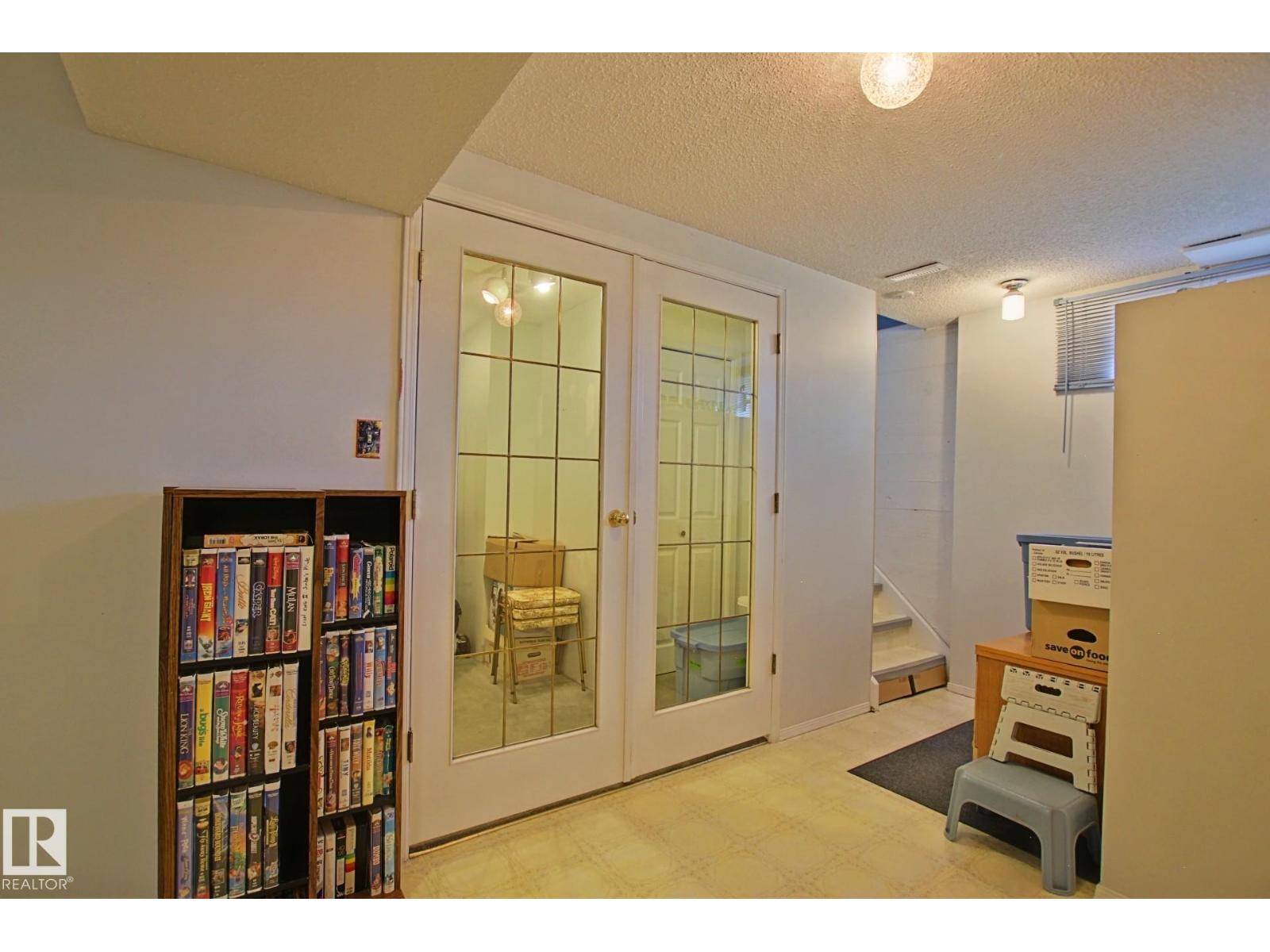 3536 104 ST NW - 32